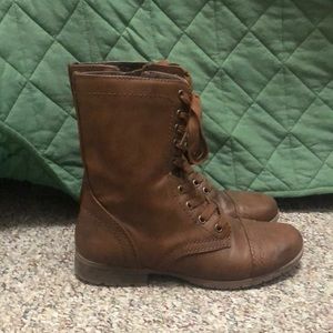 Vintage style brown boots